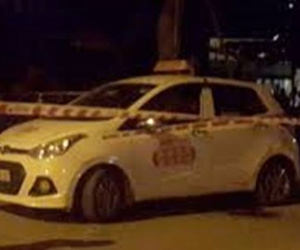 Chiếc taxi khả nghi không kịp nổ máy bỏ trốn trước lực lượng 141