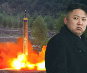 Kim Jong-un tuyên bố sản xuất tên lửa hàng loạt mặc Mỹ đe dọa