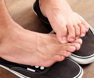 Mùa hè dễ bị hôi chân: 13 mẹo đánh bay mùi, chọn ngay "chiêu" phù hợp với bạn!