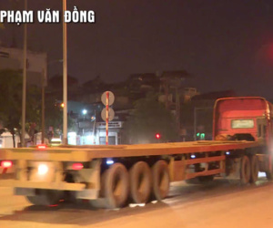 Hà Nội: "Hung thần" trọng tải lớn "đại náo" tuyến đường nội đô