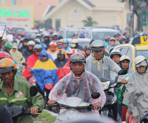 Mưa xối xả, Sài Gòn lại ngập và kẹt xe