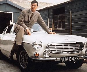 Nhìn lại những mẫu xe qua tay "Điệp viên 007" Roger Moore