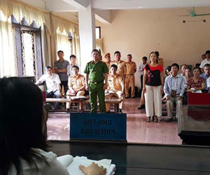 Tranh luận nảy lửa tại phiên xử tài xế kiện công an TP Vinh