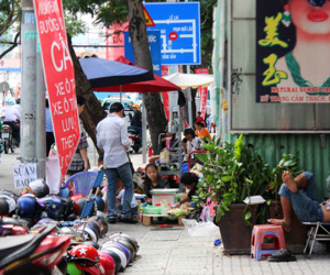 Vỉa hè quận 1 như chưa có những đợt ra quân!