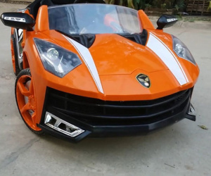 Bé 1 tuổi điều khiển xe đồ chơi... tông chết anh trai 3 tuổi