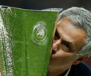 Các đội bóng nên học tập sự thực dụng của Mourinho