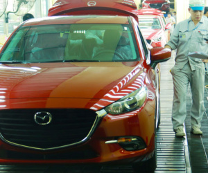 Các dòng xe ăn khách Kia, Mazda lắp ráp thế nào ở Việt Nam?