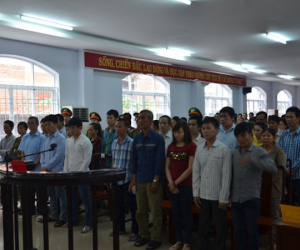 57 bị cáo tổ chức đánh bạc, gá bạc và đánh bạc trong khách sạn lãnh án