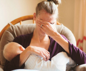 Mẹ bị ung thư vú rơi nước mắt khi cho con bú lần cuối