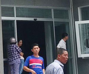 Người đàn ông chết trong phòng bảo vệ của tòa nhà vắng chủ