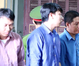 Nhóm bẫy giám đốc bằng "mỹ nhân kế" thoát tội giết người