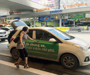 Tài xế Uber, Grab cũng bỏ nghề, ôm nợ