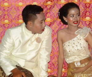 Cô dâu chú rể méo mặt vì thuê nhầm thợ trang điểm "dởm" trong ngày cưới
