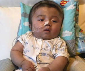 Vỡ òa hạnh phúc khi bé Phạm Đức Lộc đã mọc răng, đang tập lật