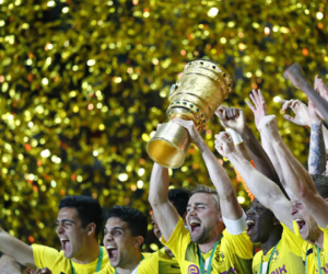 Dortmund vô địch Cup quốc gia, chấm dứt ba năm không danh hiệu