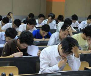 Nguyên cán bộ thanh tra rao bán đề thi công chức