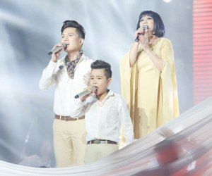 Học trò của Đông Nhi gây bất ngờ khi hát nhạc Trịnh cùng Cẩm Vân tại The Voice