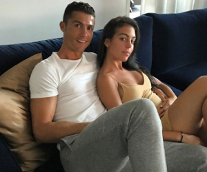 Rộ tin đồn bạn gái Ronaldo mang bầu