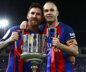Tiền vệ Iniesta mập mờ về tương lai tại Barca
