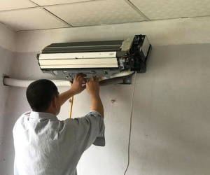 Lắp 3 máy điều hòa, thợ hét tiền công 13 triệu đồng