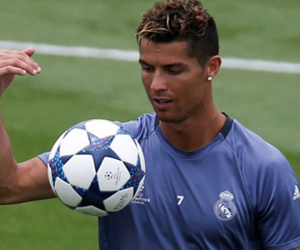 Ronaldo: "Khiêm tốn quá không tốt, phải chứng tỏ ai giỏi nhất"