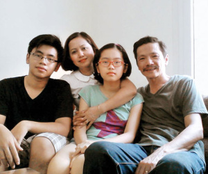 Vợ kém 10 tuổi của Lương Bổng "Người phán xử" tiết lộ về chồng