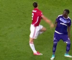 Ibrahimovic đã chơi bóng trở lại