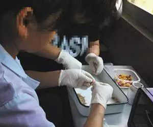Bí mật đáng sợ bên trong chợ đen chuyên buôn bán nhau thai sản phụ