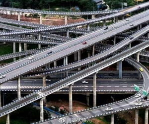 Nút cầu trên không khiến tài xế "khóc thét" ở Trung Quốc