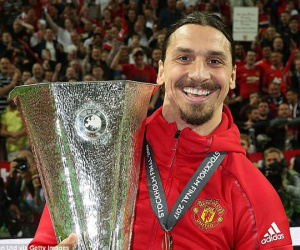 Siêu cò Raiola: “Ibrahimovic muốn ở lại thi đấu tại Anh”