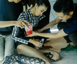 Thí sinh Next Top ngất xỉu trong buổi chụp ảnh