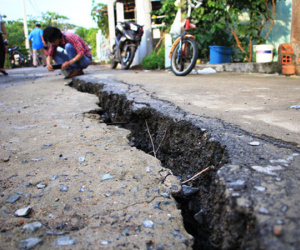 Trong 5 ngày phải ngăn 7 căn nhà ở huyện Nhà Bè lọt sông