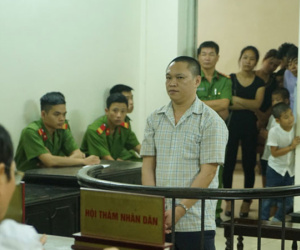 Truy sát đồng nghiệp đến chết sau canh bạc ở quán cháo lòng