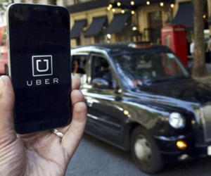 Uber báo lỗ hơn 700 triệu USD, tiếp tục mất lãnh đạo