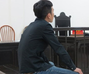 Bị chém đứt lìa tai vì nghịch "vùng cấm" vợ người khác