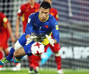 Tiến Dũng: Từ "người nhện" World Cup tới bắt chính SEA Games 29