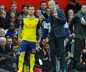 Wenger tính bán chín cầu thủ, thay máu đội hình