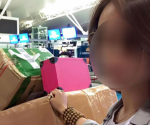 Bị phạt vì mang lố 19kg hành lý xách tay, cô gái còn quay clip tố hãng bay "không tình nghĩa"