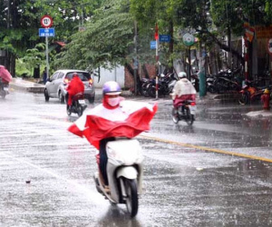 Thời tiết ngày cuối tuần ở Sài Gòn và Hà Nội trái ngược nhau