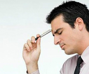 Vợ nhiều lần nói sẽ đi ngủ với tình cũ để thỏa mãn