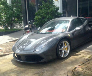 Cường "Đô-la" tậu thêm siêu xe Ferrari 488 GTB màu xám
