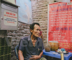 Hà Nội: Ông già "khùng" cho thuê nhà trọ điều hòa giá 15.000 đồng