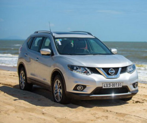 Không chịu thua CX-5, Nissan X-Trail cũng giảm giá