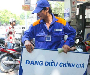 Xăng tăng giá từ 15h