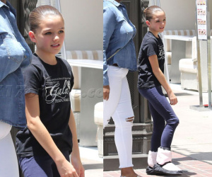 11 tuổi, gương mặt Suri Cruise đã sắc sảo và đẹp như minh tinh điện ảnh tương lai