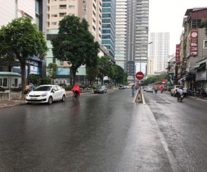 Cuối cùng thủ đô Hà Nội đã có mưa sau những ngày vật vã vì nắng nóng