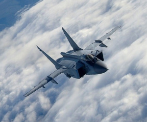 Dũng mãnh tiêm kích MiG-31 đánh chặn trên tầng bình lưu