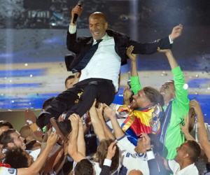 Giữa Real và M.U đang là một trời cách biệt, Mourinho làm sao thắng nổi?