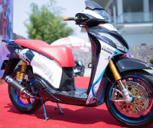 Honda SH độ đồ chơi hàng hiệu của biker Sài Gòn