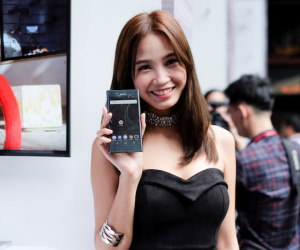 Sony Xperia XZ Premium ra mắt tại VN với giá 18,5 triệu